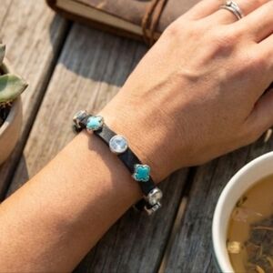 The Gypsy Reseller Vintage leather bracelet with stones